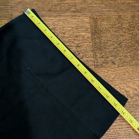 Lunya Soft Supportive Seamless Modal Cropped Leggins Black Pants - Picture 4 of 7